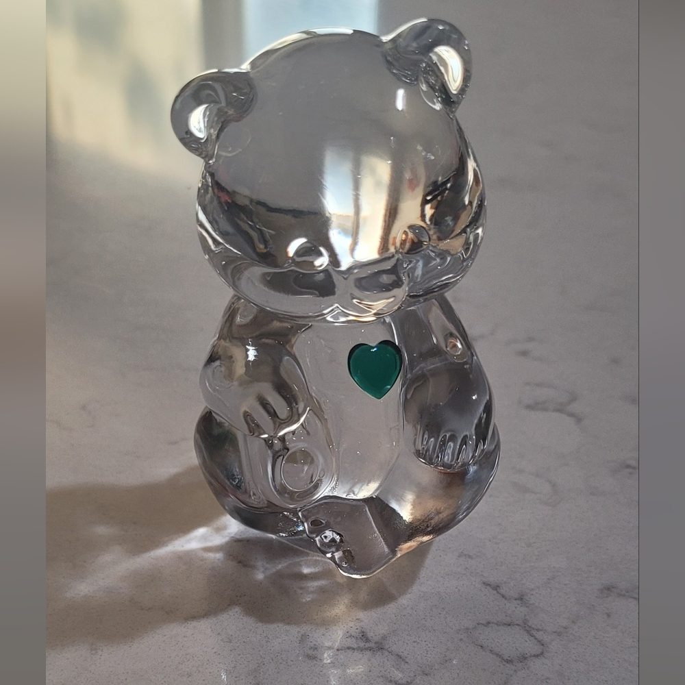 Fenton May Birthstone Bear Crystal Figurine Glass Emerald Heart Made USA Vintage